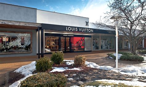 louis vuitton in oakbrook